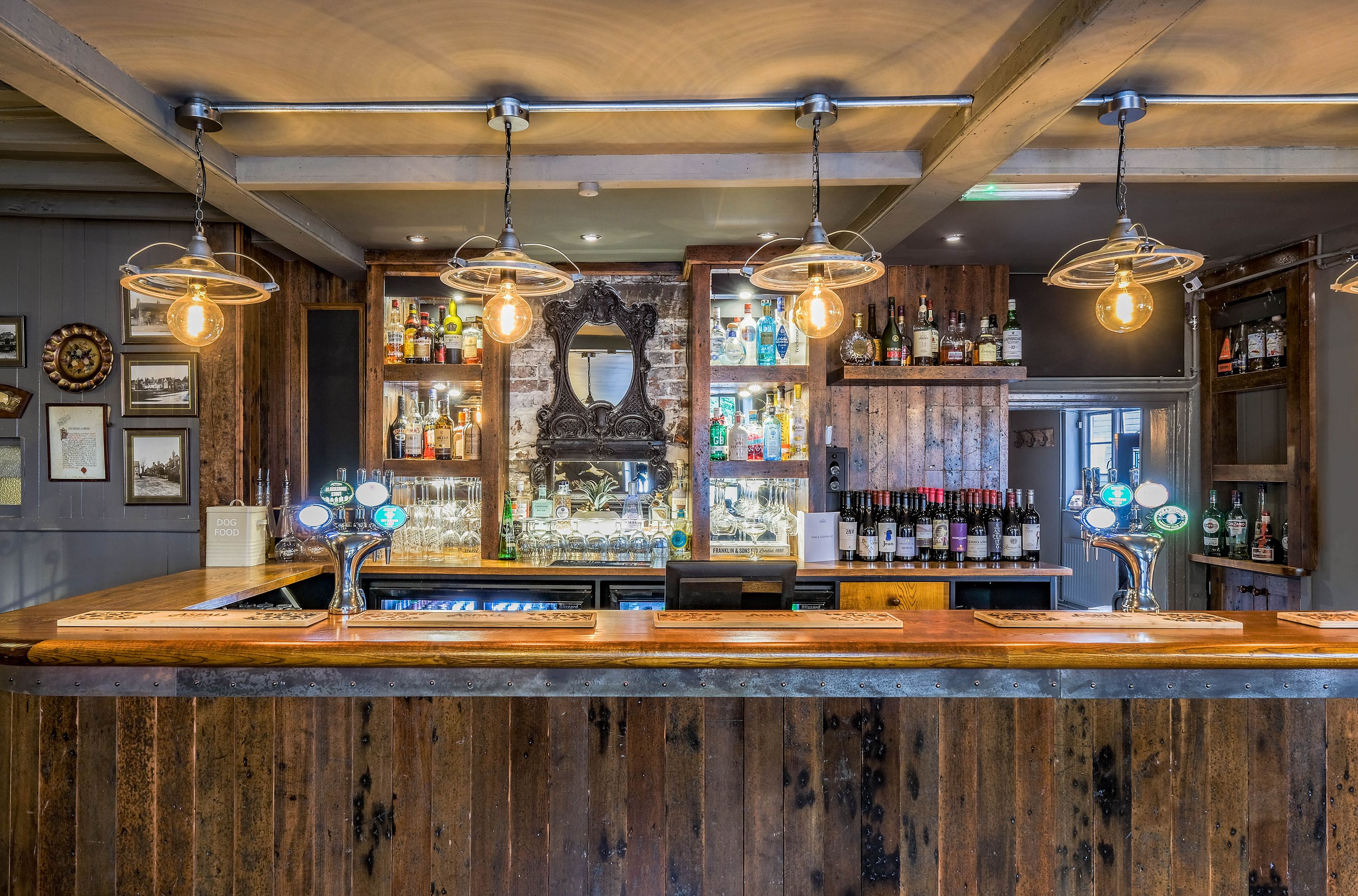 Westleton Crown bar